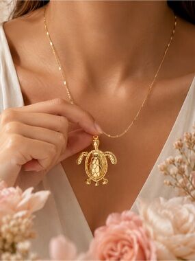 Gold Turtle Pendant Necklace - Elegant Women's Jewelry